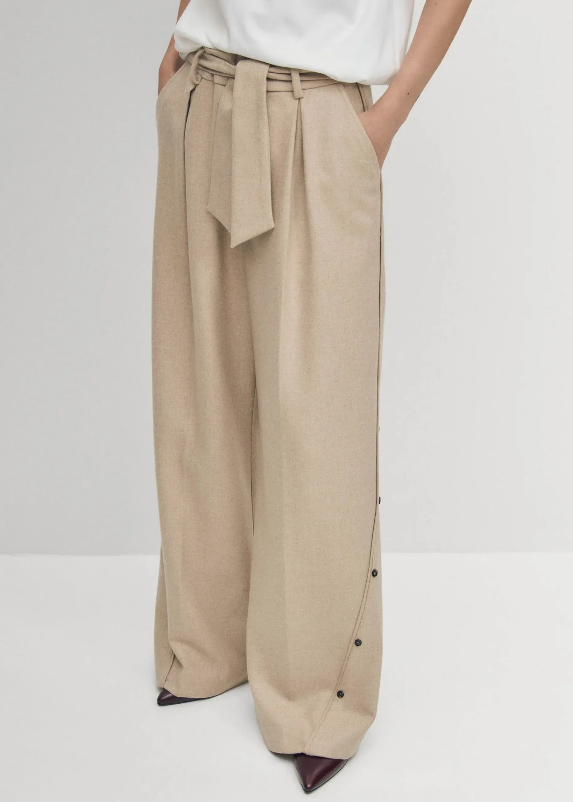 Abbie-Beige-Hose