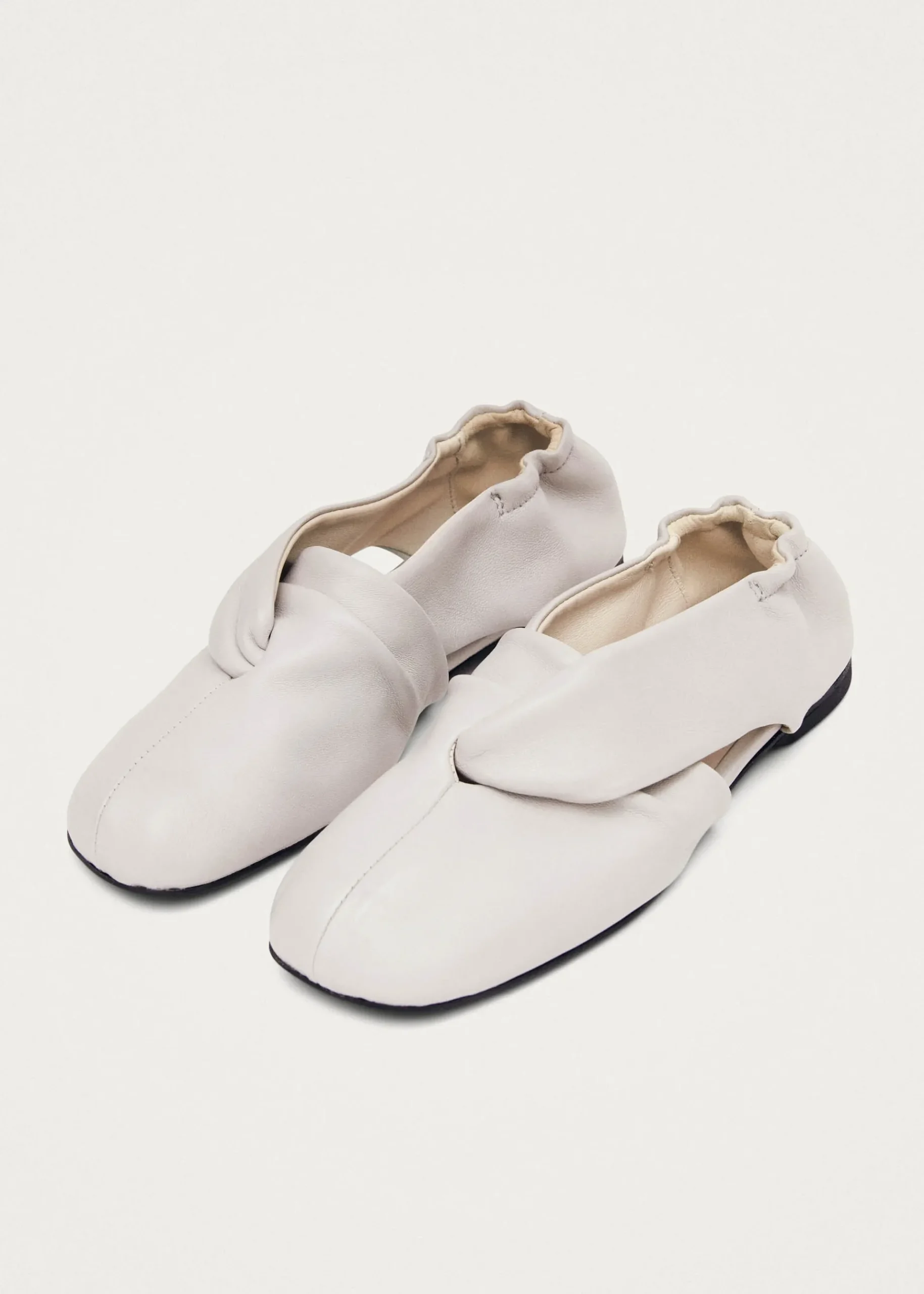 Alaula Light Grey Leather Ballet Flats