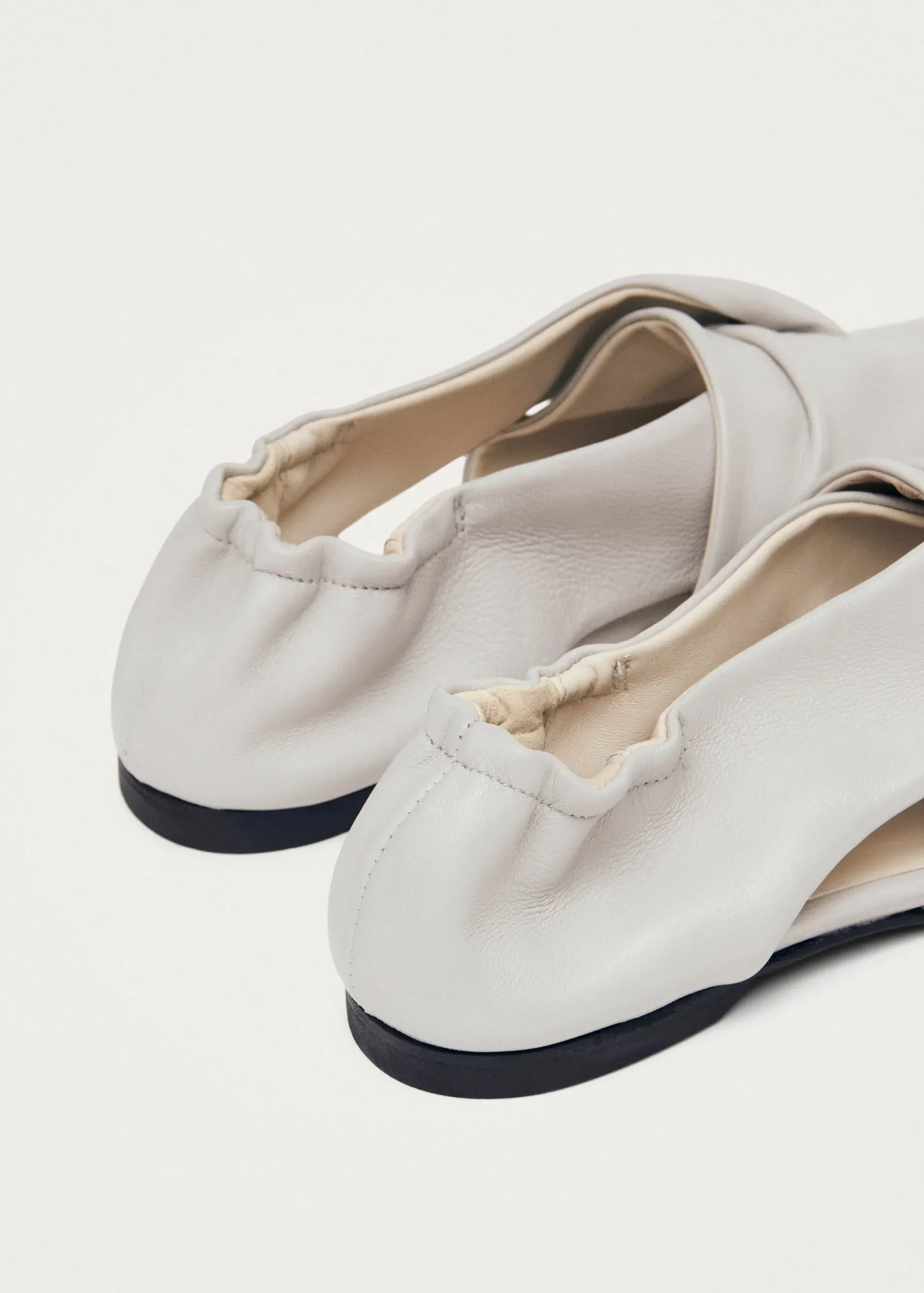 Alaula Light Grey Leather Ballet Flats