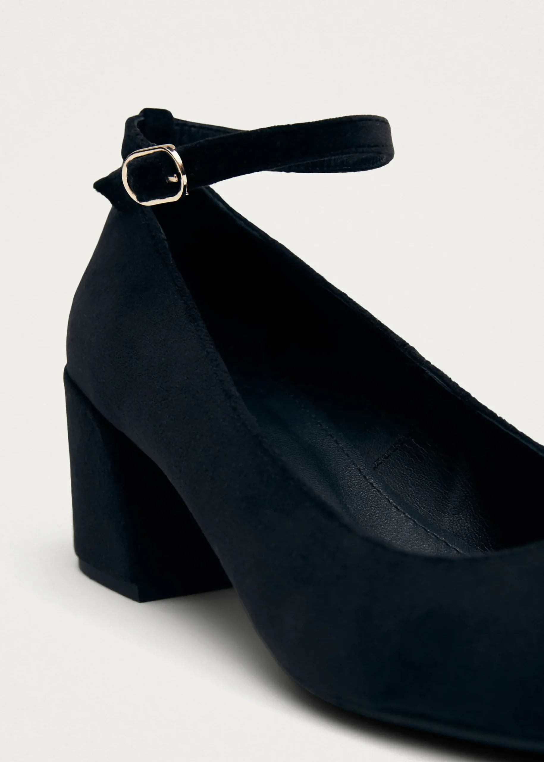 Antoine Velvet Black Pumps