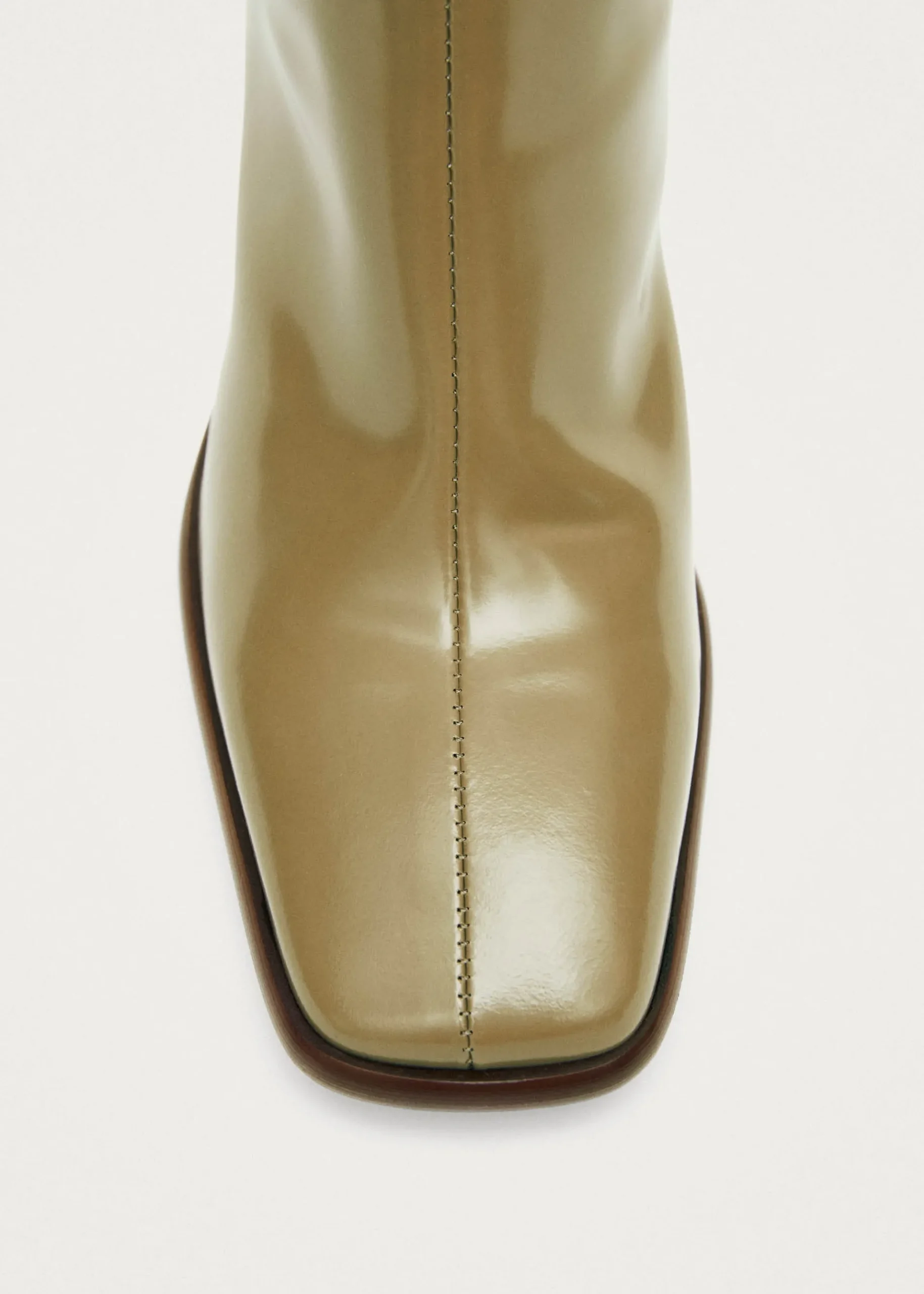 East Sleek khakifarbenem Lederstiefel