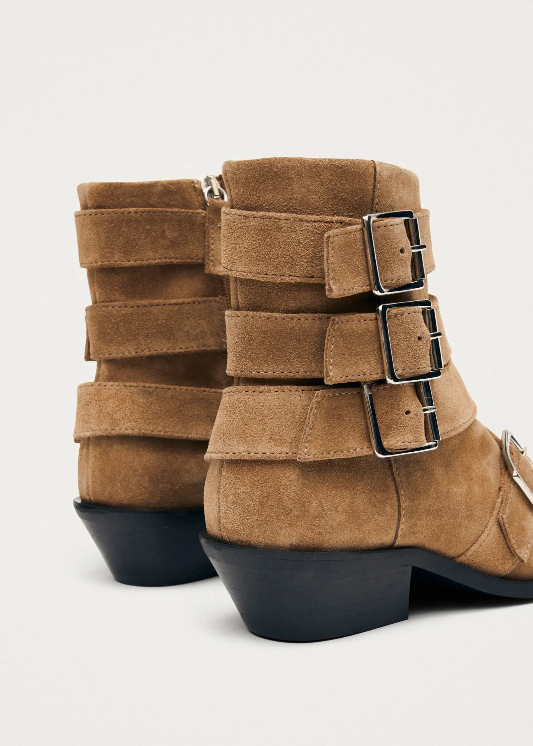Eras Braune Wildleder-Stiefeletten