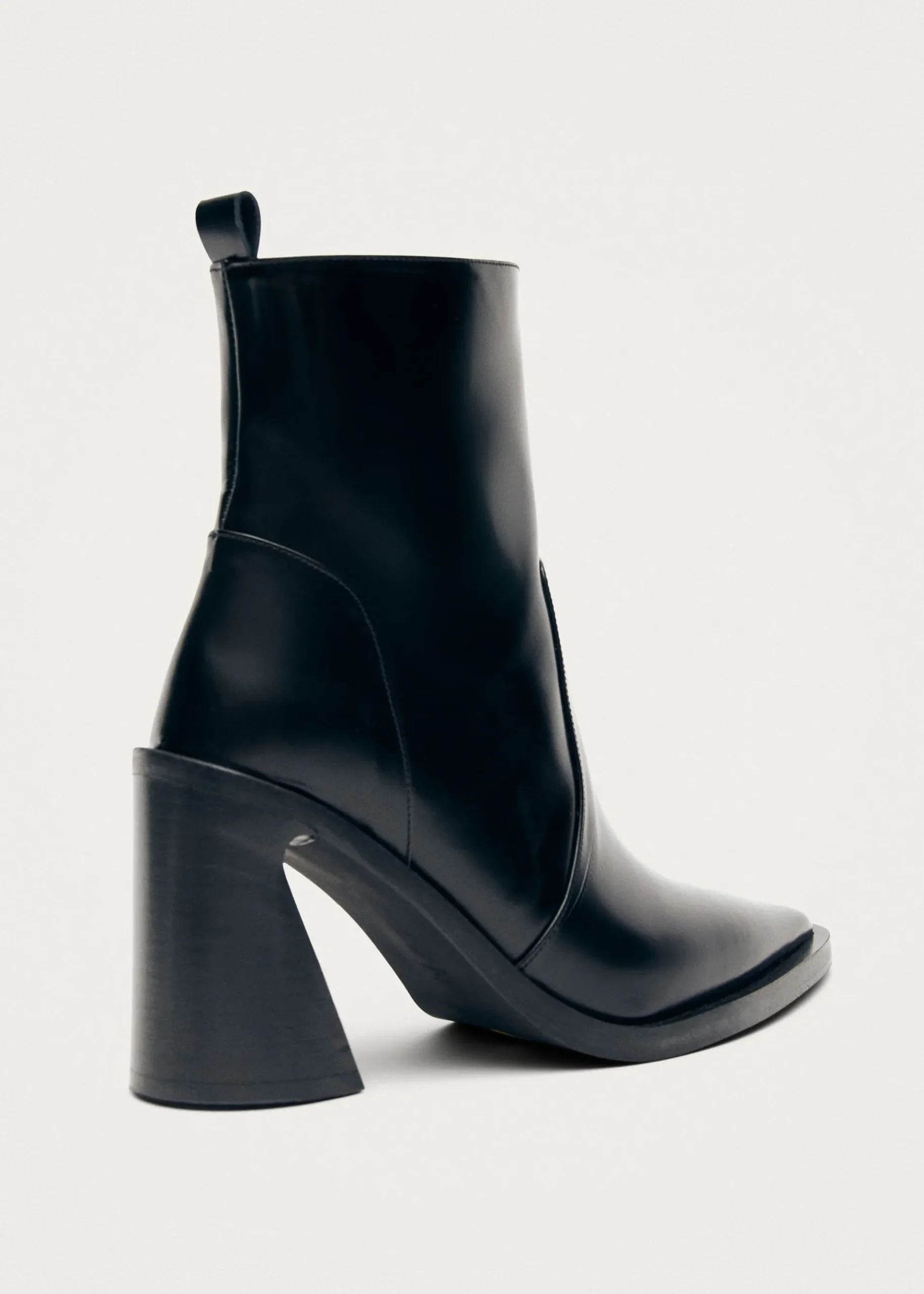 Haylo Schwarze Lederstiefeletten