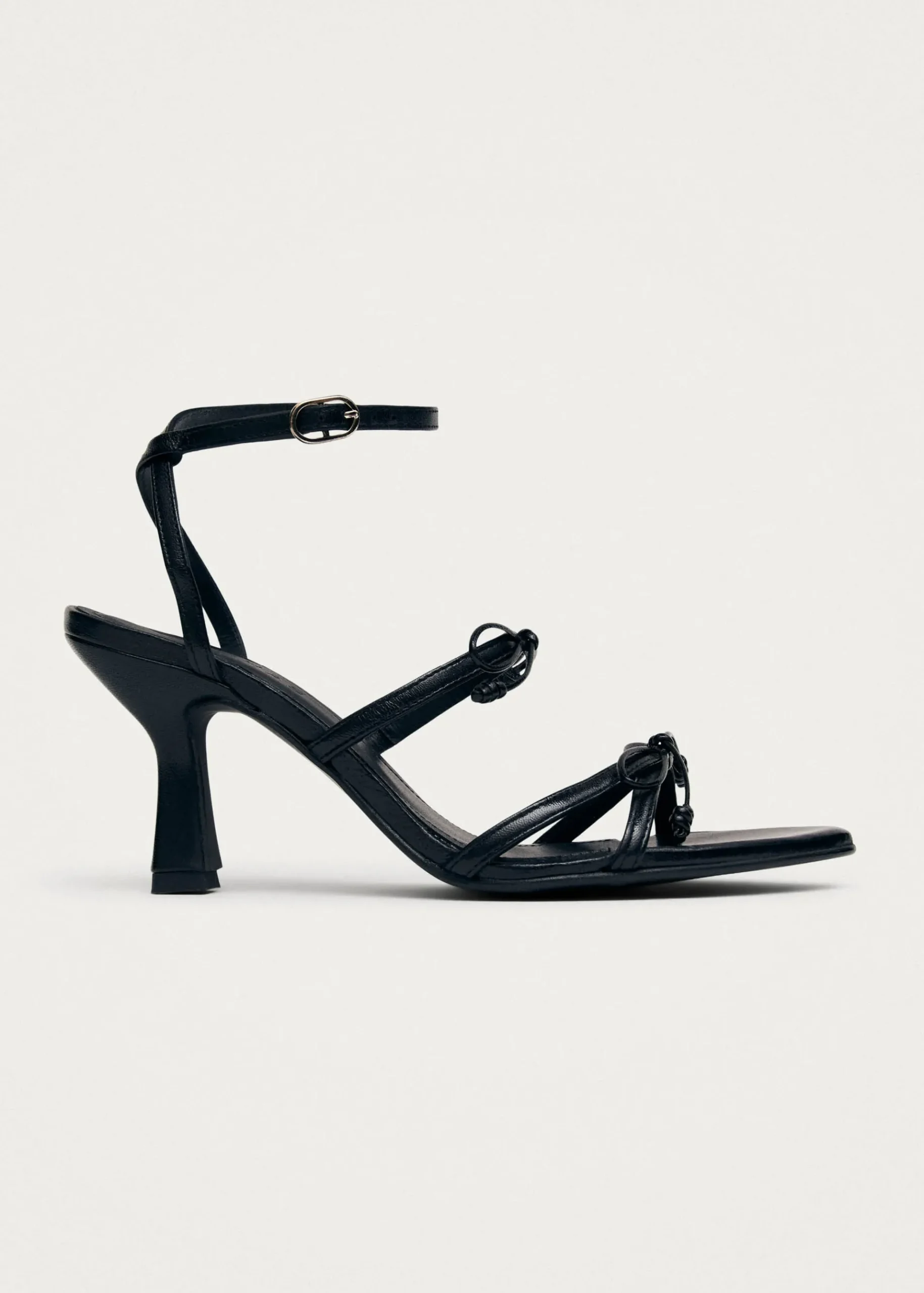 Malia Sandalen mit Schleife und Absatz
