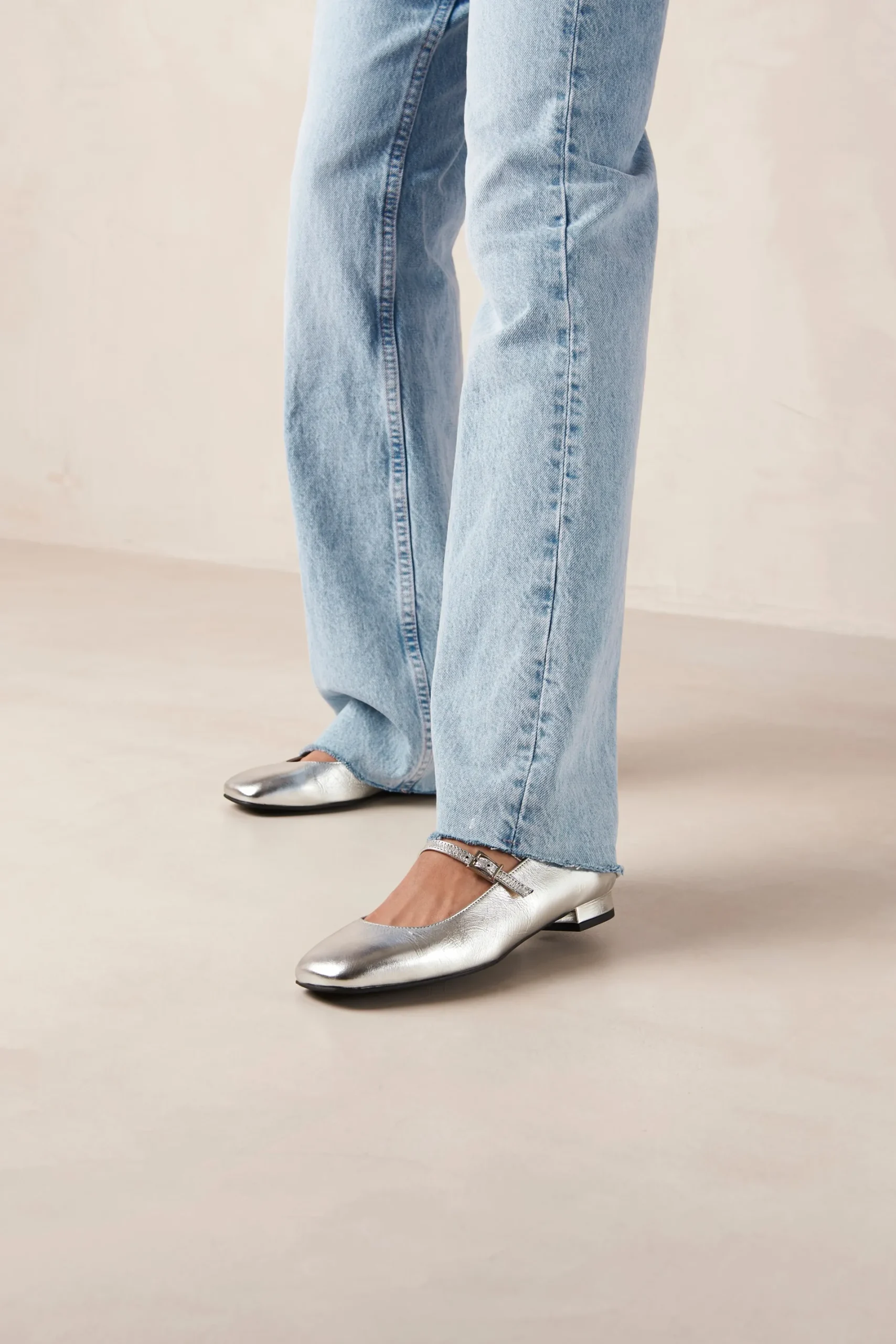 Por Do Sol Shimmer Silver Leather Ballet Flats