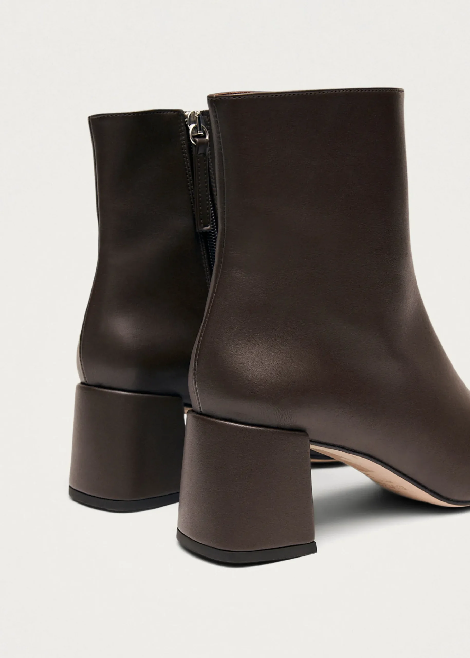 Watercolor Dunkelbraune vegane Lederstiefel